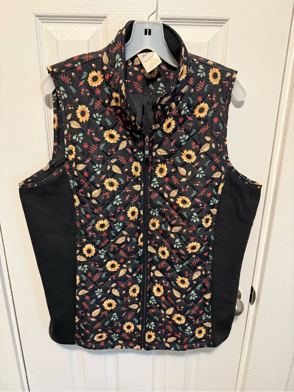 Blair Women’s Size L Sunflower Floral Quilted Vest